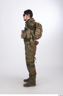  Photos Frankie Perry Army KSK Recon Germany standing whole body 0003.jpg